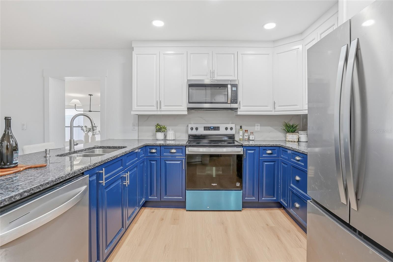 Image 5 of 40 For 14964 Old Pointe Road