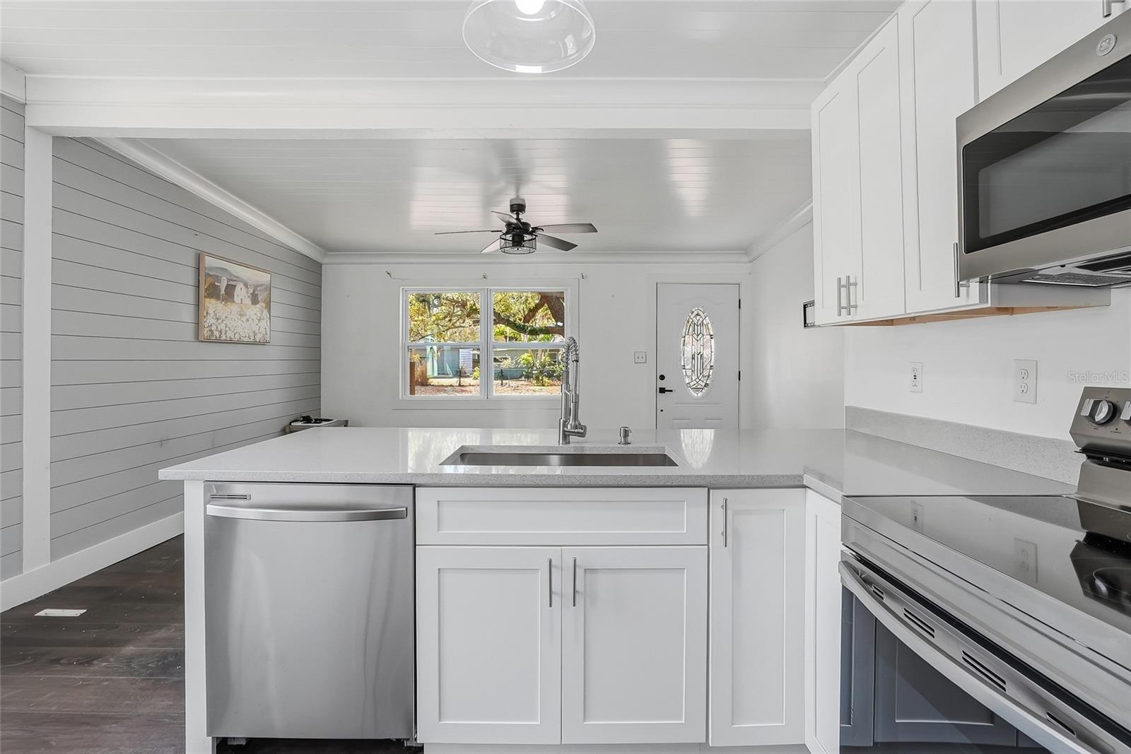 Image 15 of 37 For 1137 40th Street