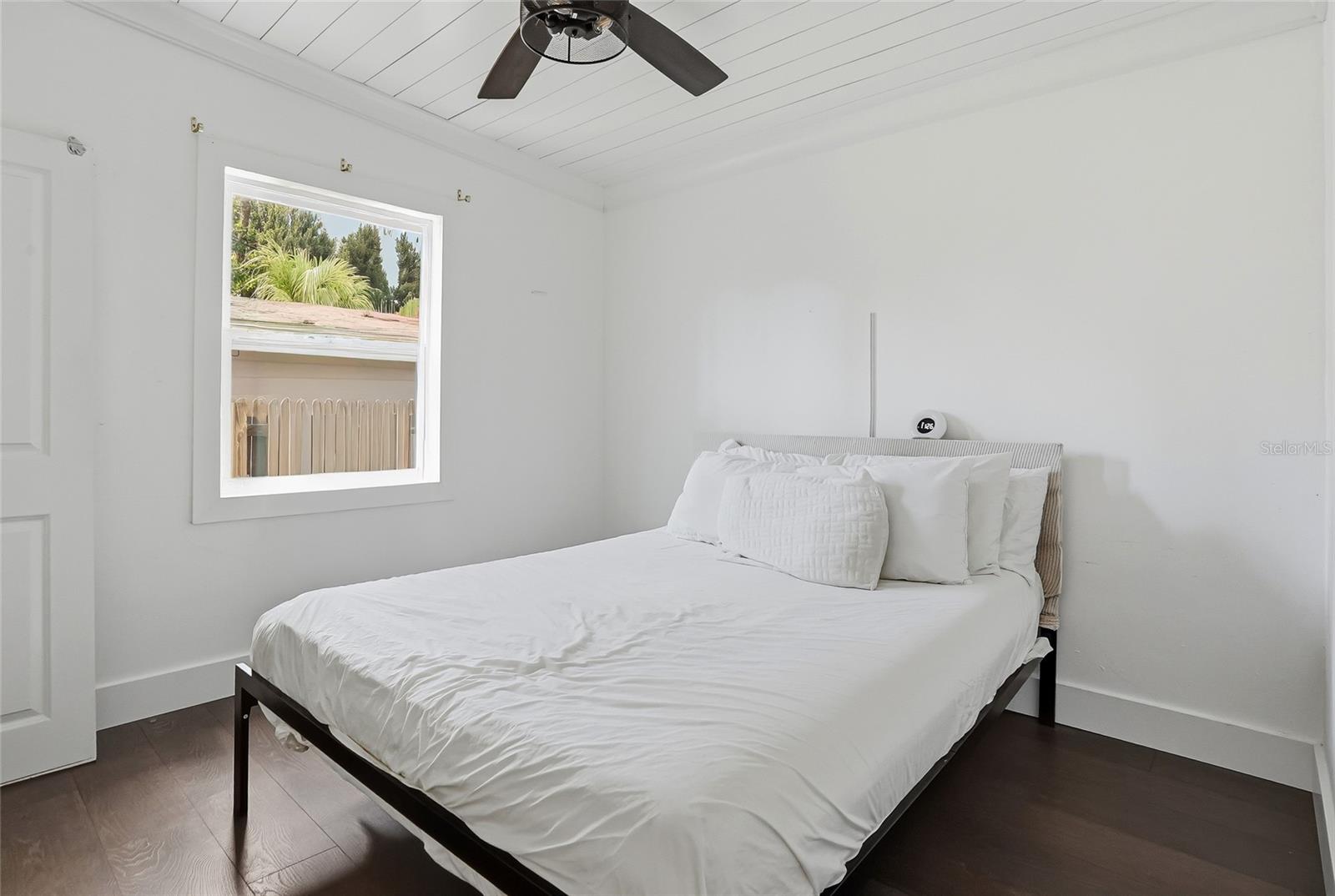 Image 17 of 37 For 1137 40th Street