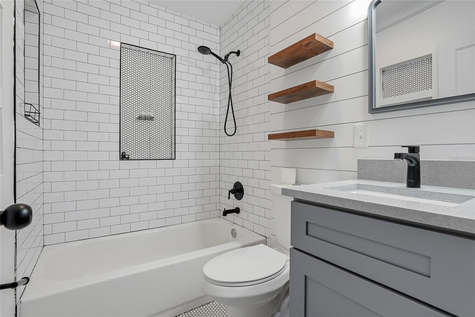 Image 19 of 37 For 1137 40th Street