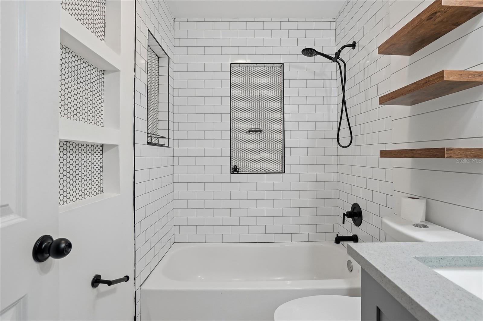 Image 20 of 37 For 1137 40th Street