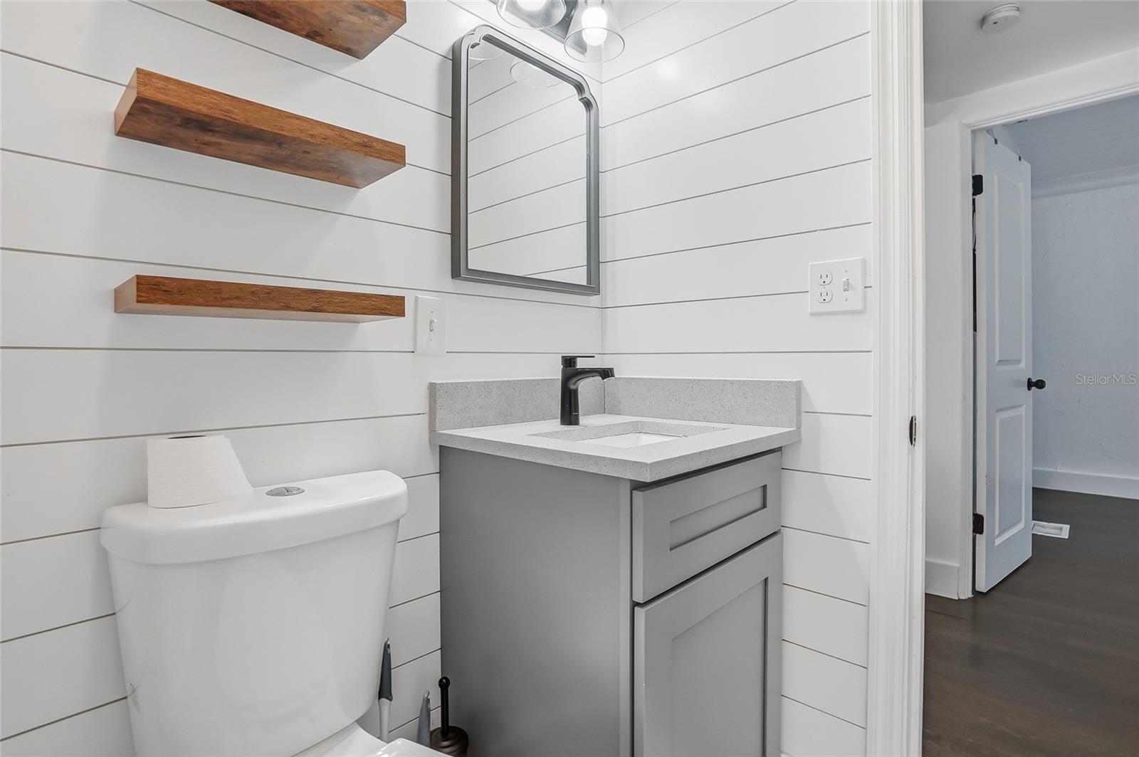 Image 21 of 37 For 1137 40th Street