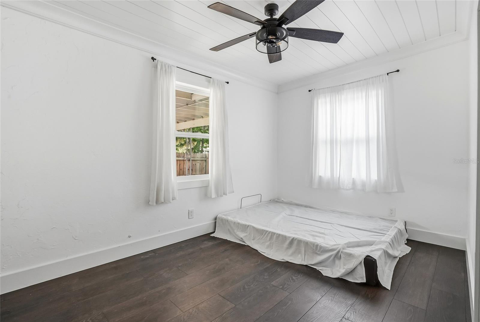 Image 22 of 37 For 1137 40th Street