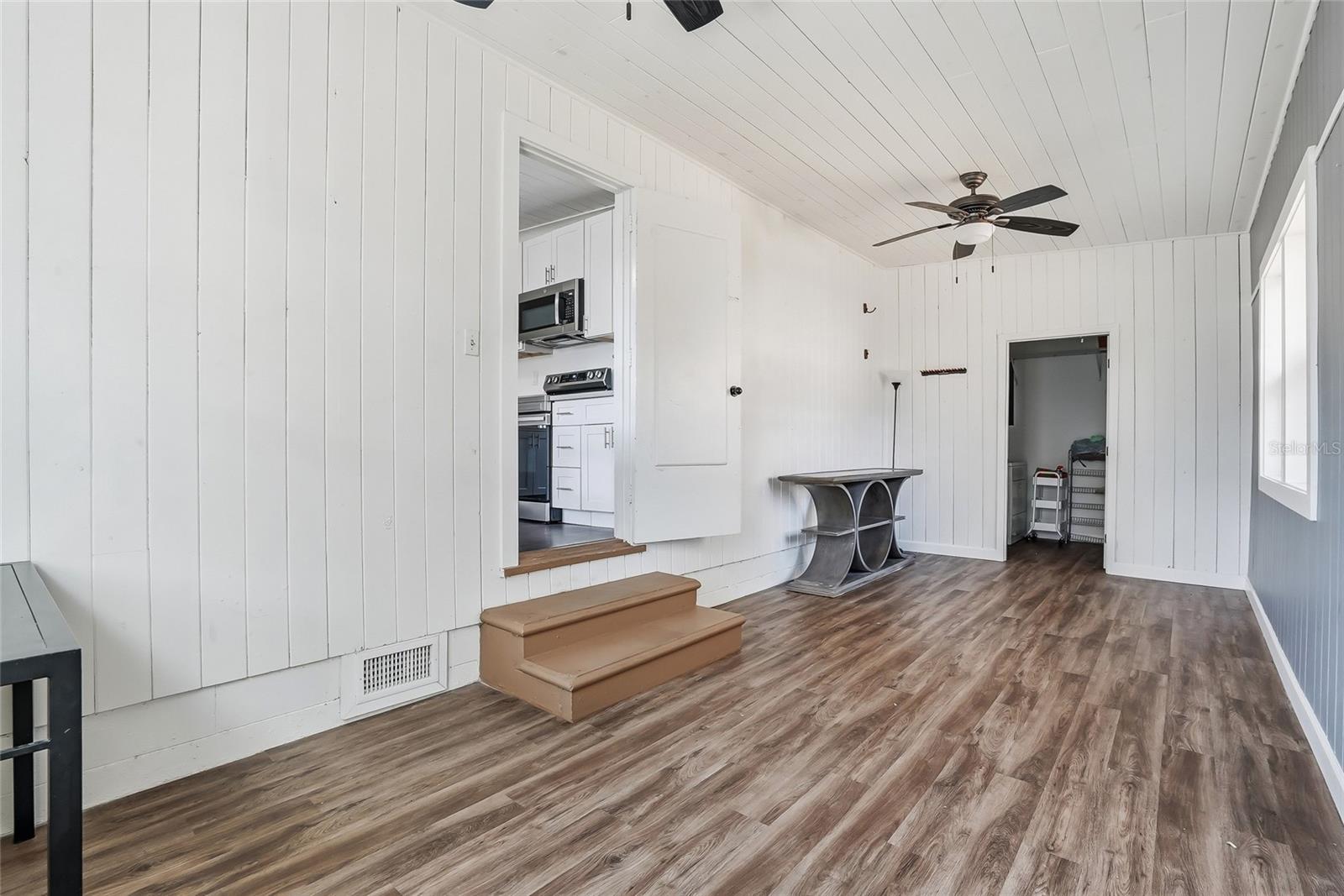 Image 24 of 37 For 1137 40th Street