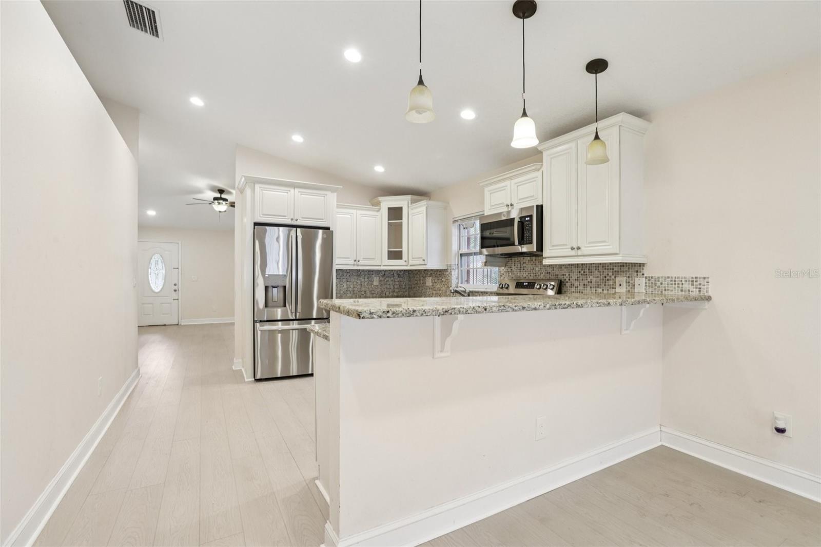 Image 12 of 30 For 212 Humphrey Street