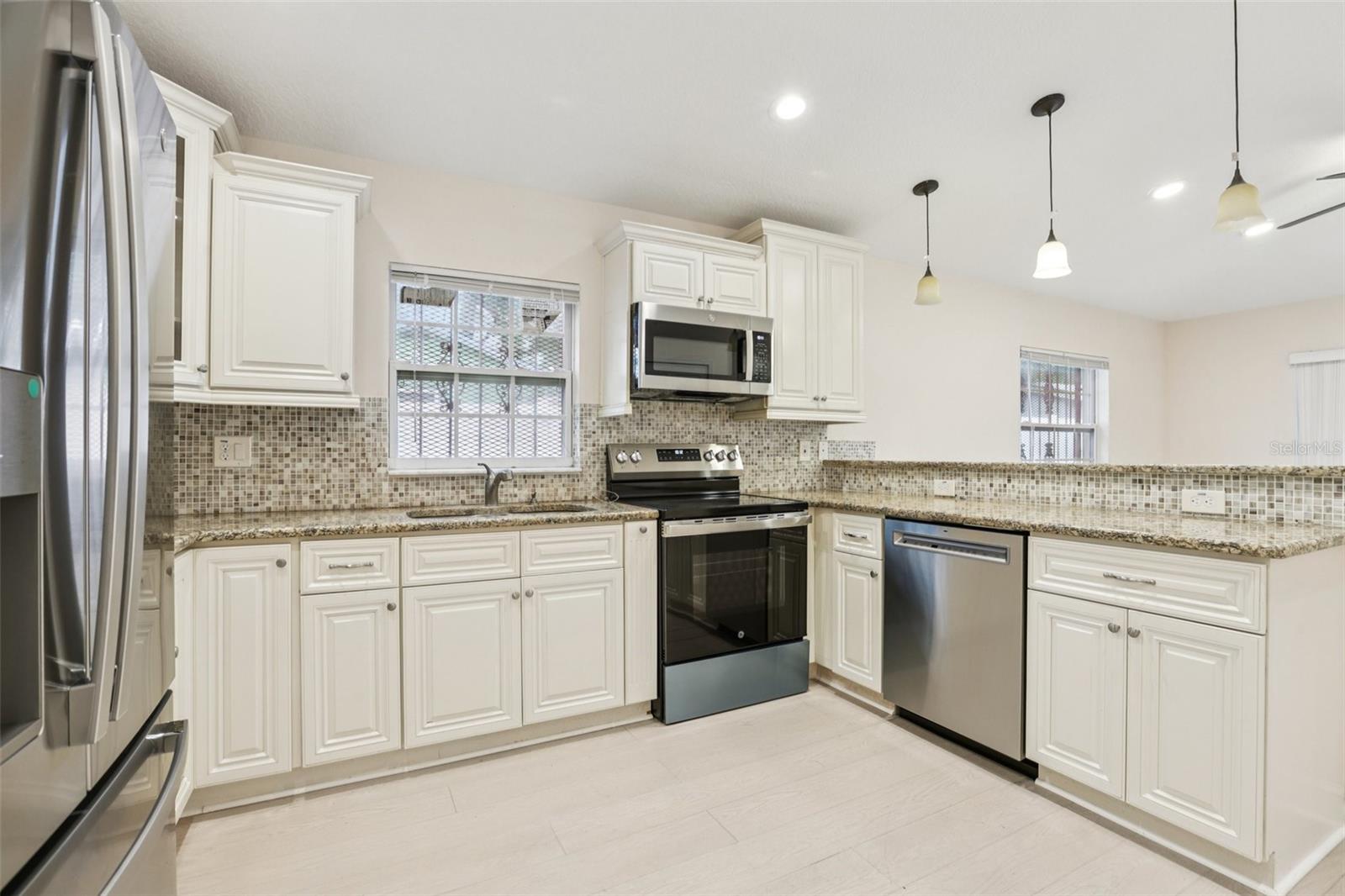 Image 6 of 30 For 212 Humphrey Street