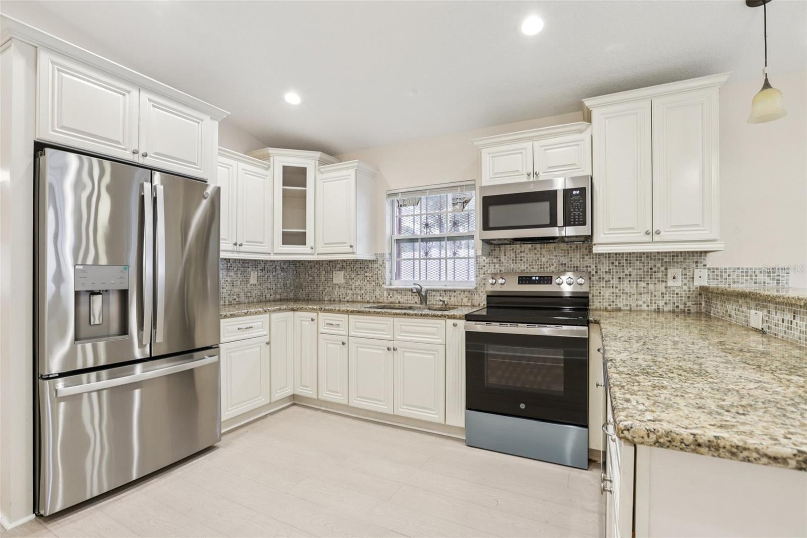 Image 7 of 30 For 212 Humphrey Street