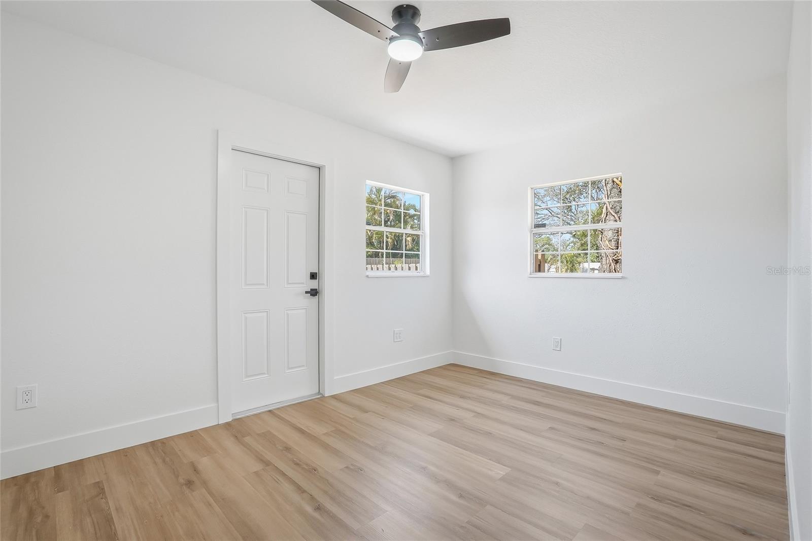 Image 27 of 42 For 4024 Bell Avenue