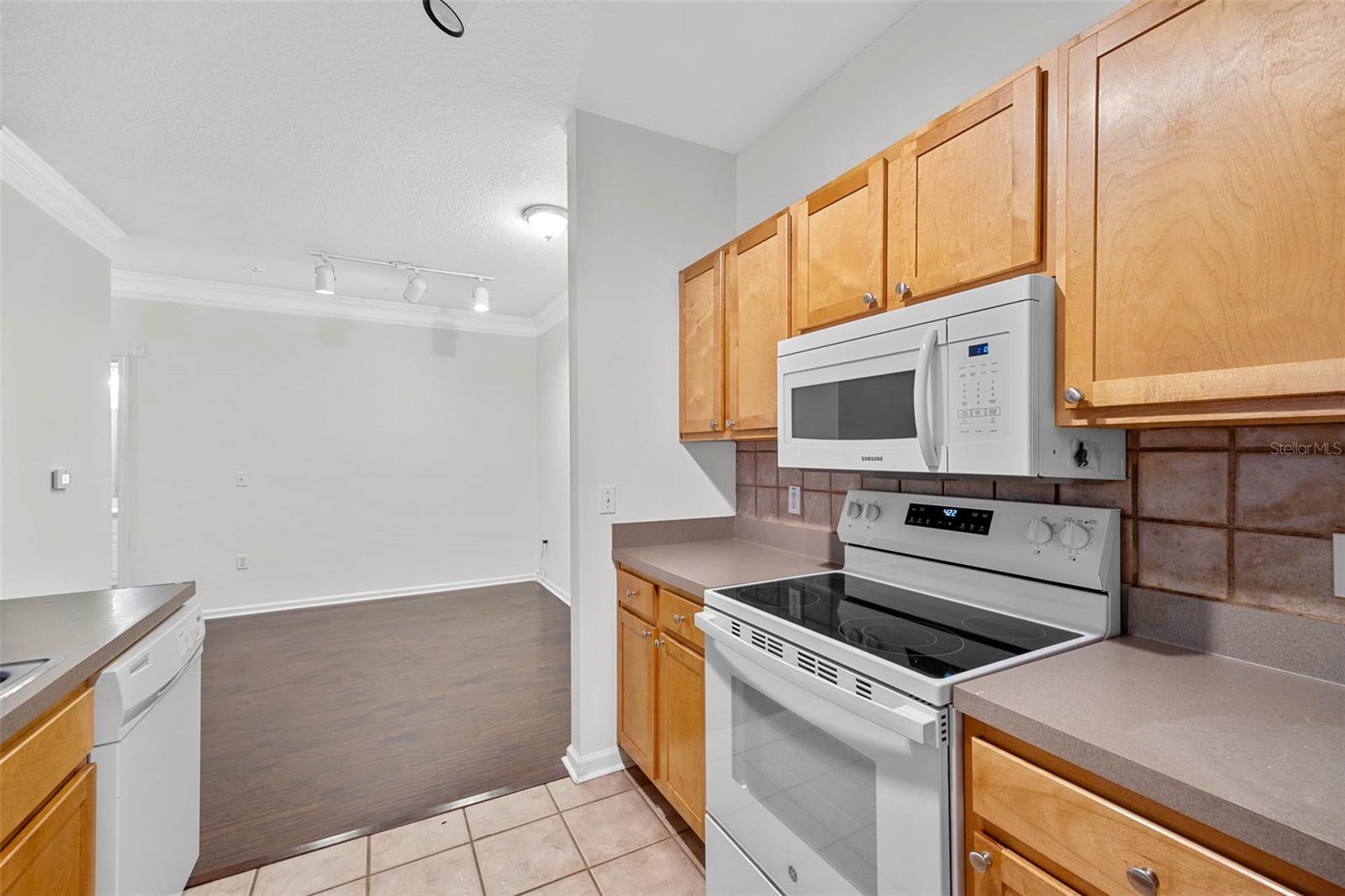 Image 11 of 40 For 4207 Dale Mabry Highway 8112