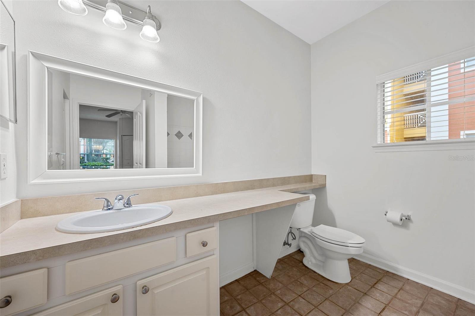 Image 18 of 40 For 4207 Dale Mabry Highway 8112