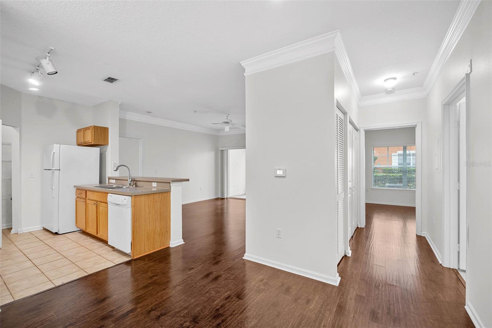 Image 8 of 40 For 4207 Dale Mabry Highway 8112