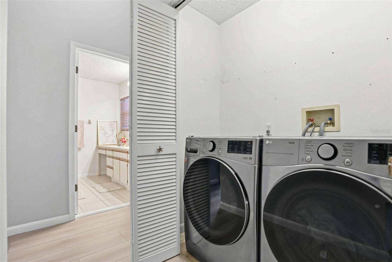 Image 11 of 40 For 3567 Deer Run S