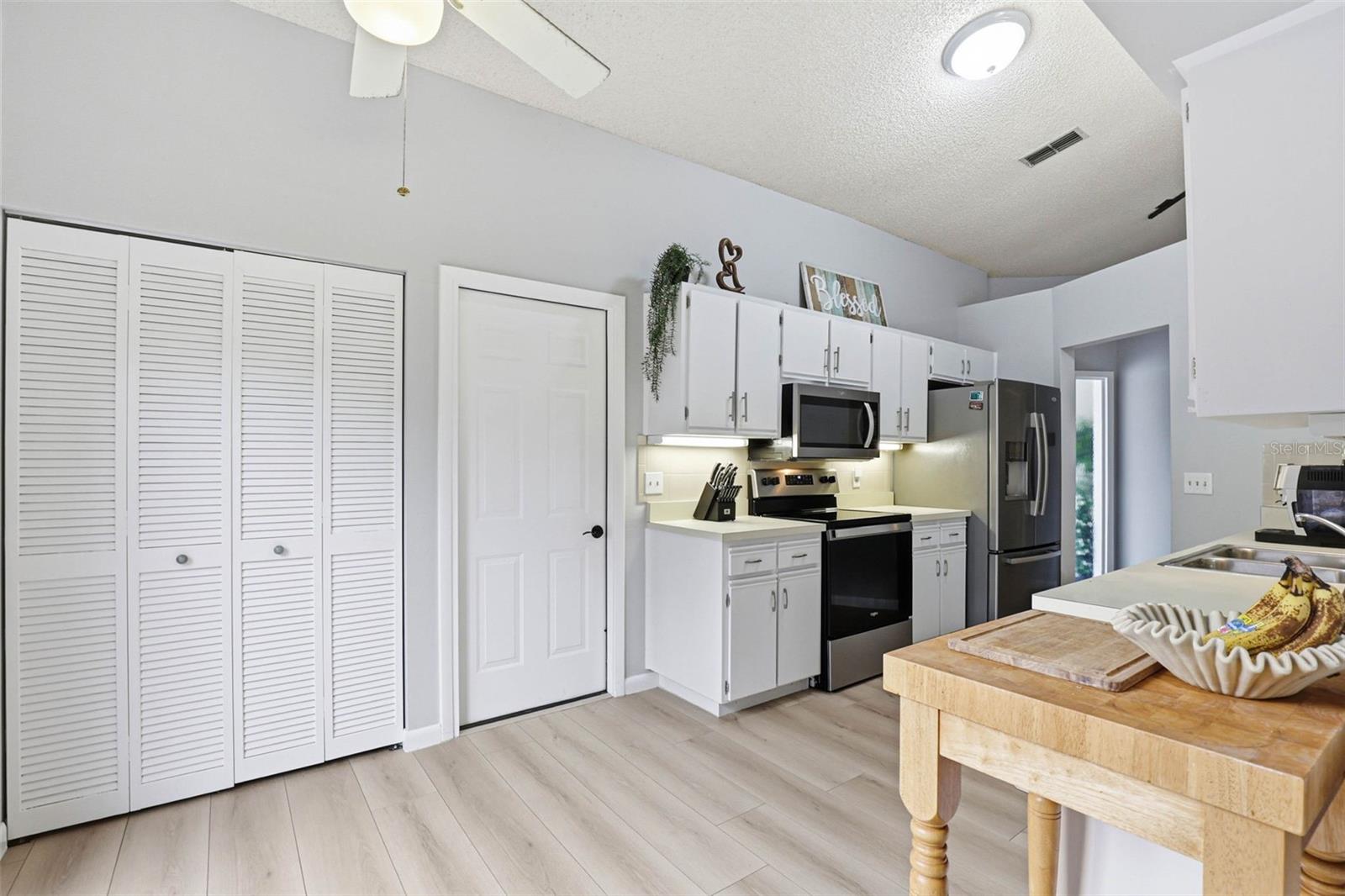 Image 17 of 40 For 3567 Deer Run S