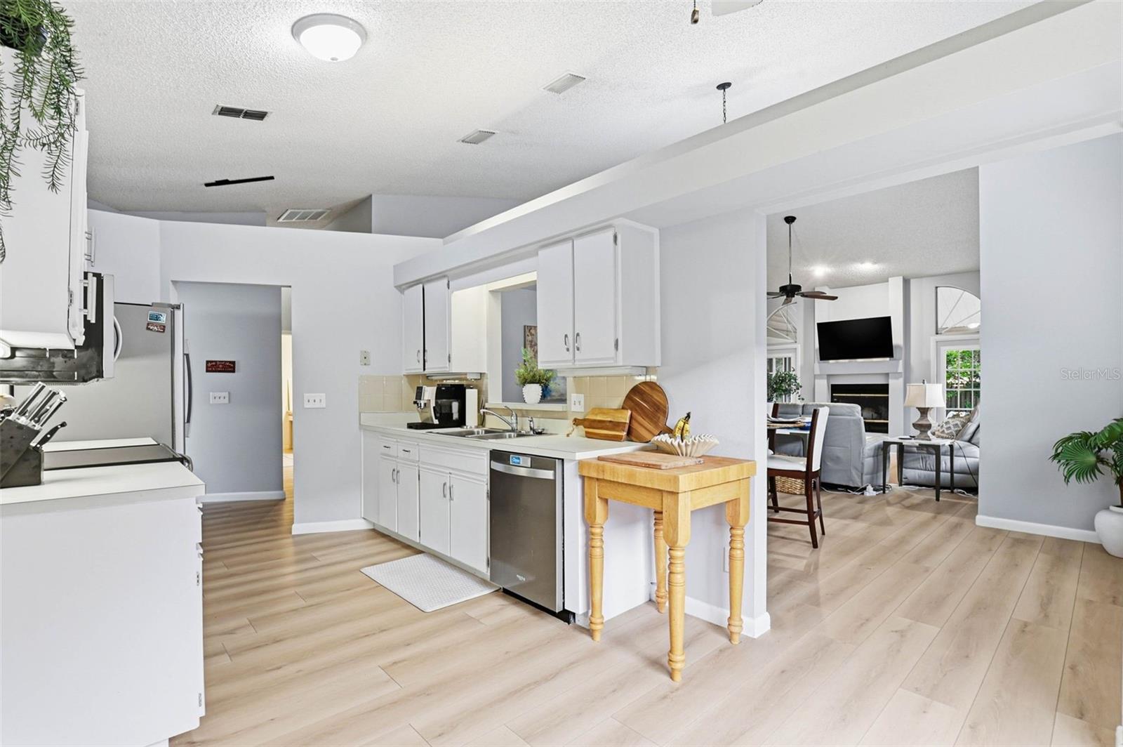 Image 19 of 40 For 3567 Deer Run S