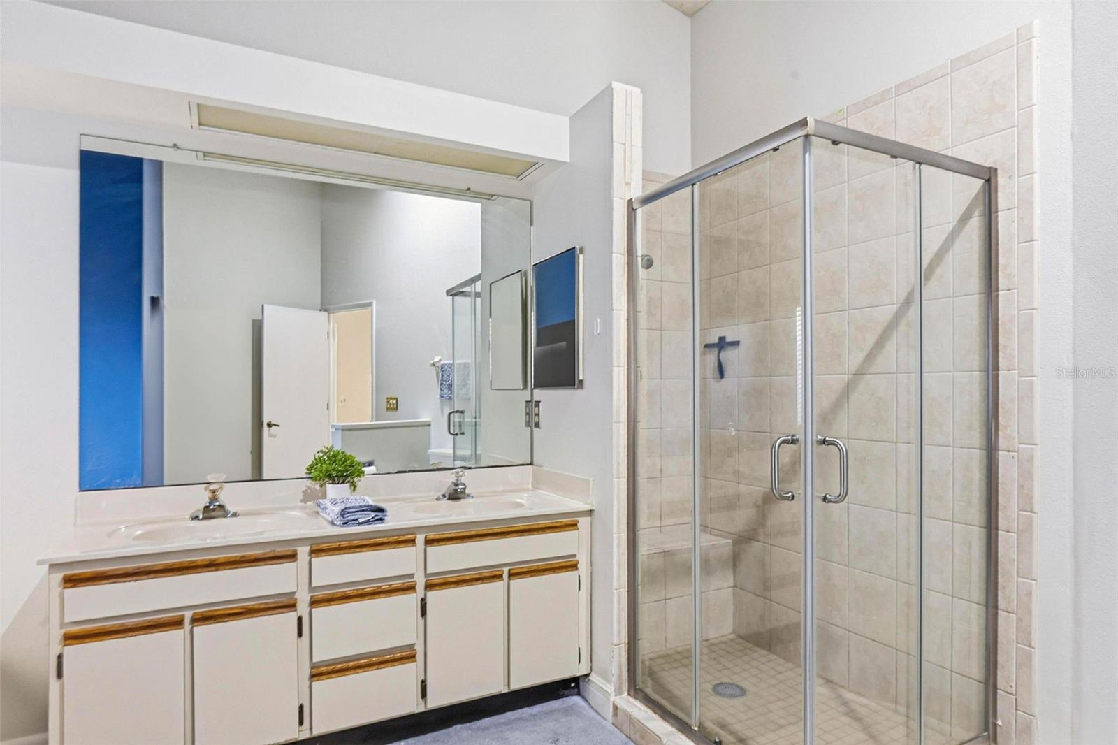 Image 25 of 40 For 3567 Deer Run S