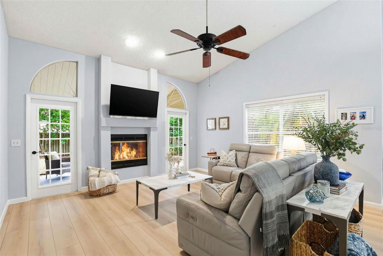 Image 7 of 40 For 3567 Deer Run S