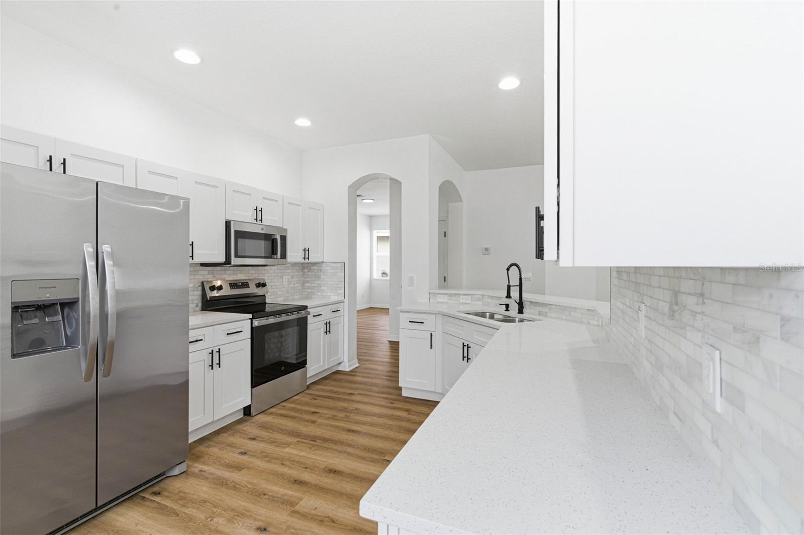 Listing photo id 17 for 12226 Ridgedale Drive