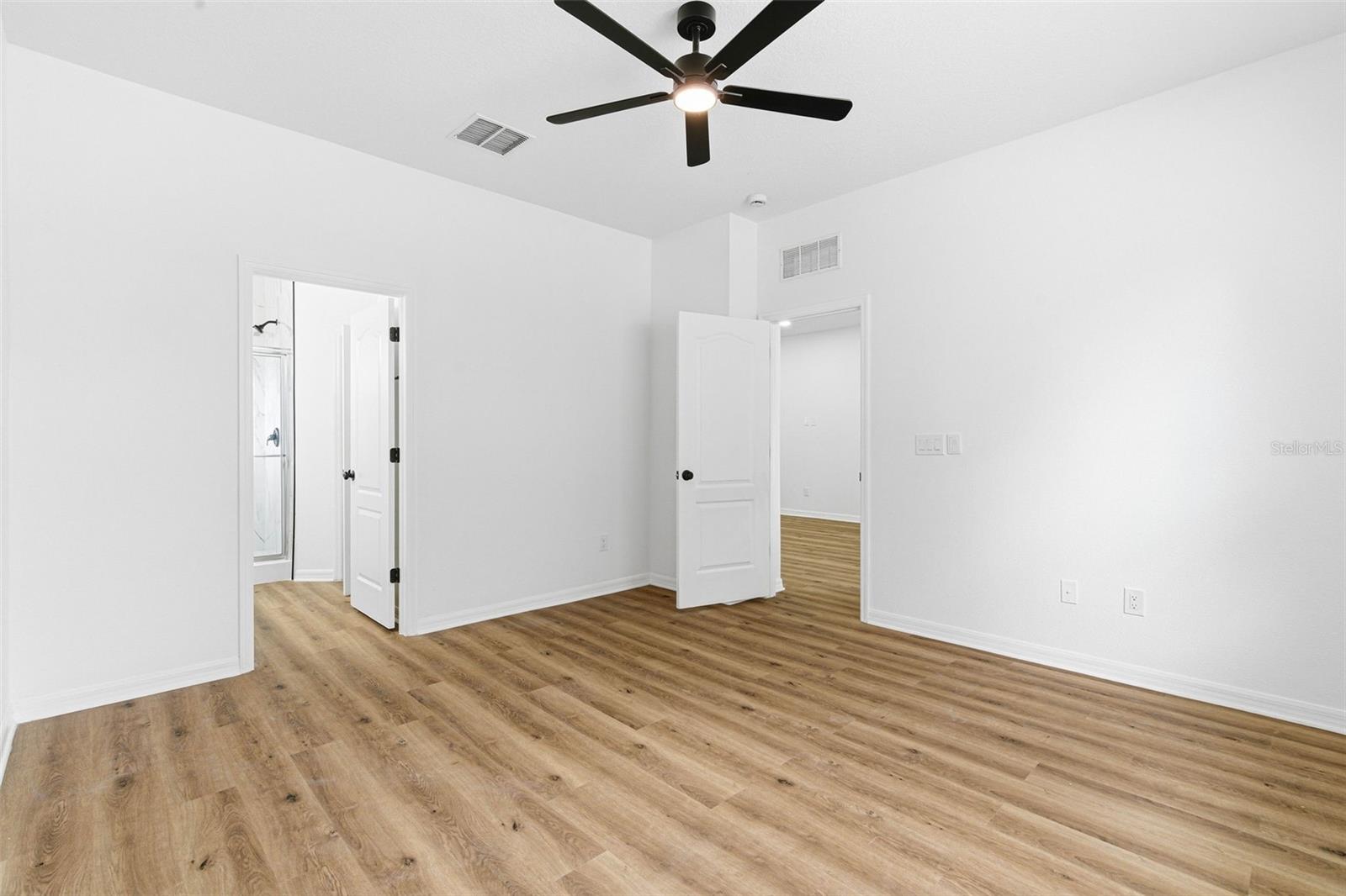 Listing photo id 27 for 12226 Ridgedale Drive