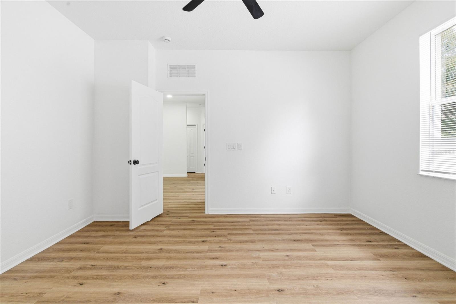 Listing photo id 28 for 12226 Ridgedale Drive