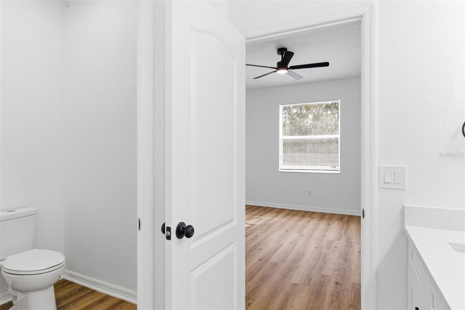 Listing photo id 31 for 12226 Ridgedale Drive