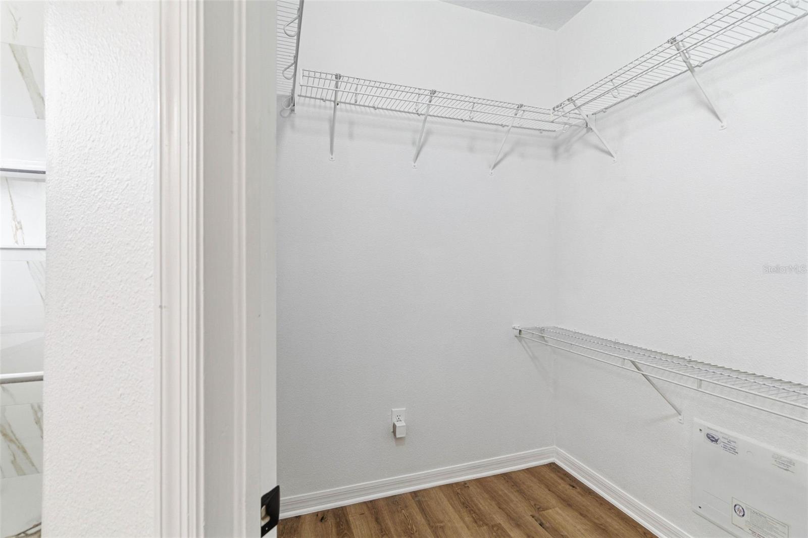 Listing photo id 32 for 12226 Ridgedale Drive