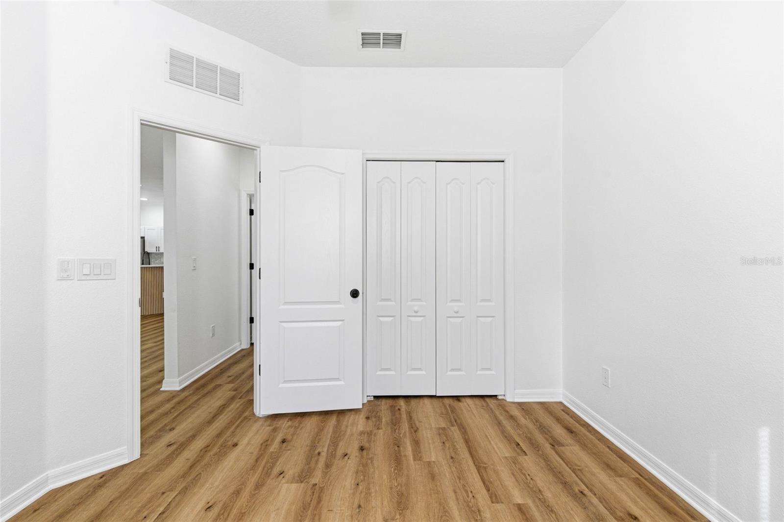 Listing photo id 35 for 12226 Ridgedale Drive