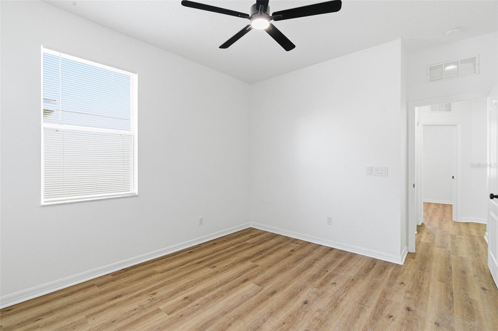 Listing photo id 40 for 12226 Ridgedale Drive