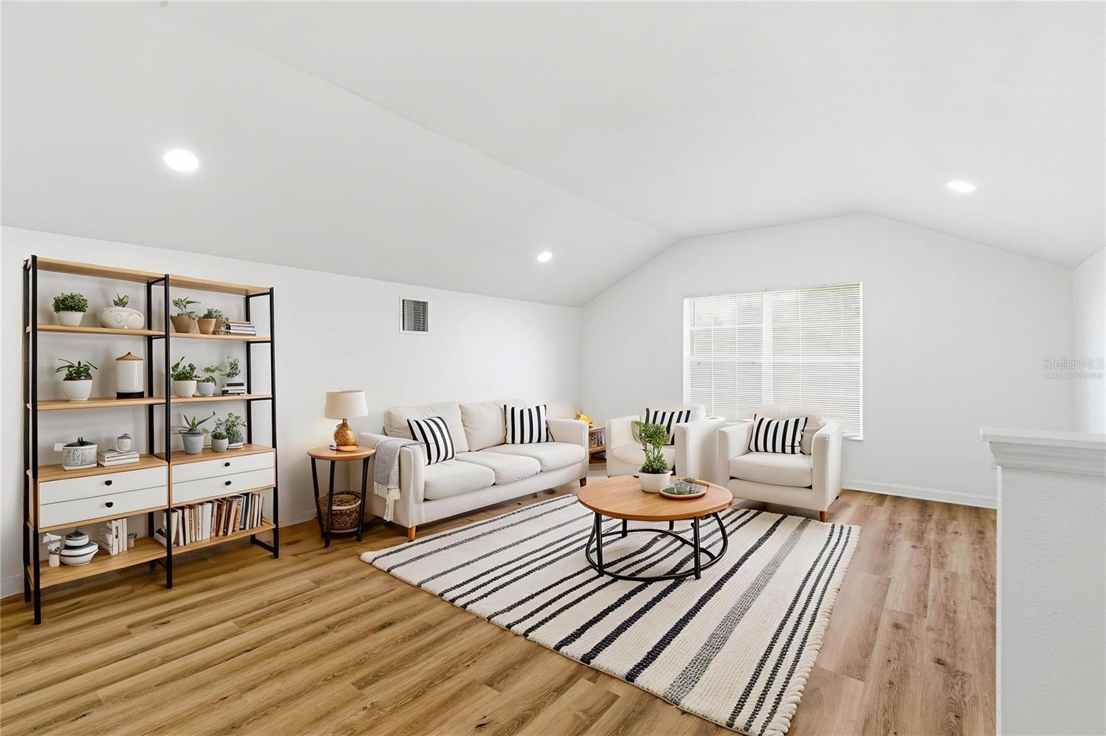 Listing photo id 43 for 12226 Ridgedale Drive