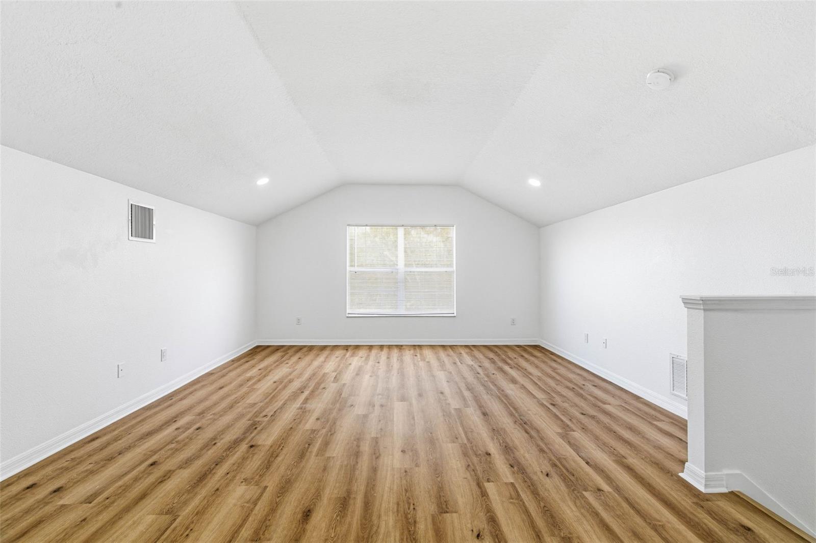 Listing photo id 44 for 12226 Ridgedale Drive