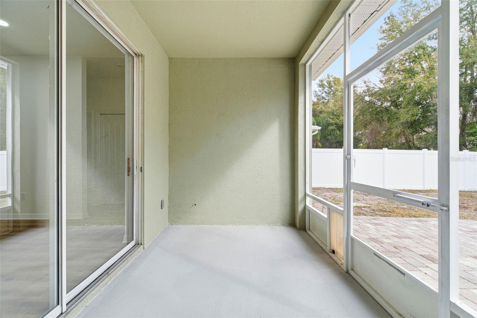 Listing photo id 49 for 12226 Ridgedale Drive