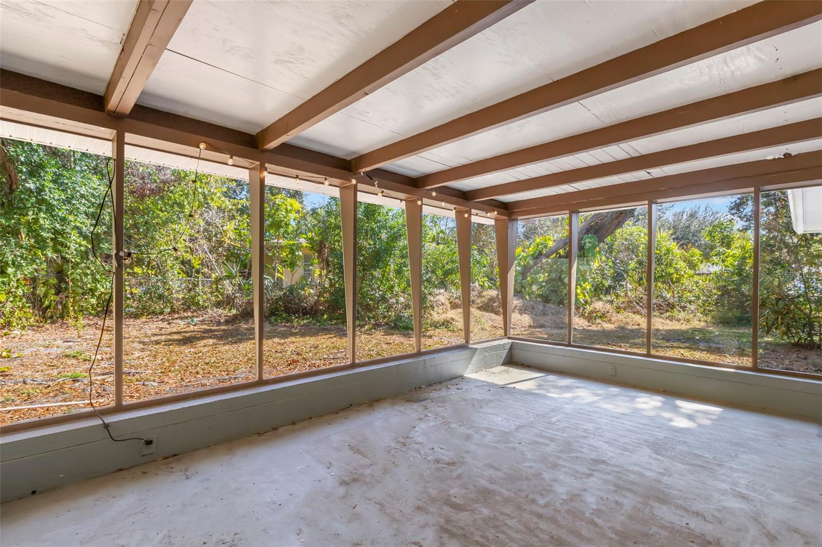 Image 13 of 27 For 5590 Highland Street S