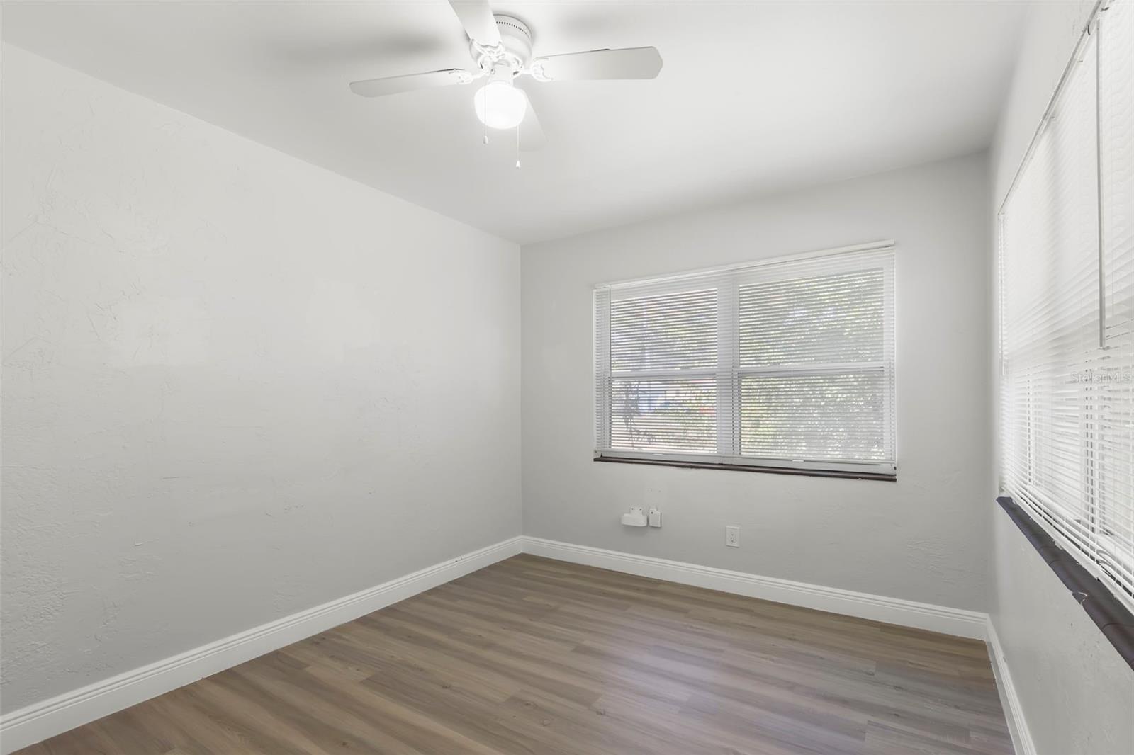 Image 22 of 27 For 5590 Highland Street S