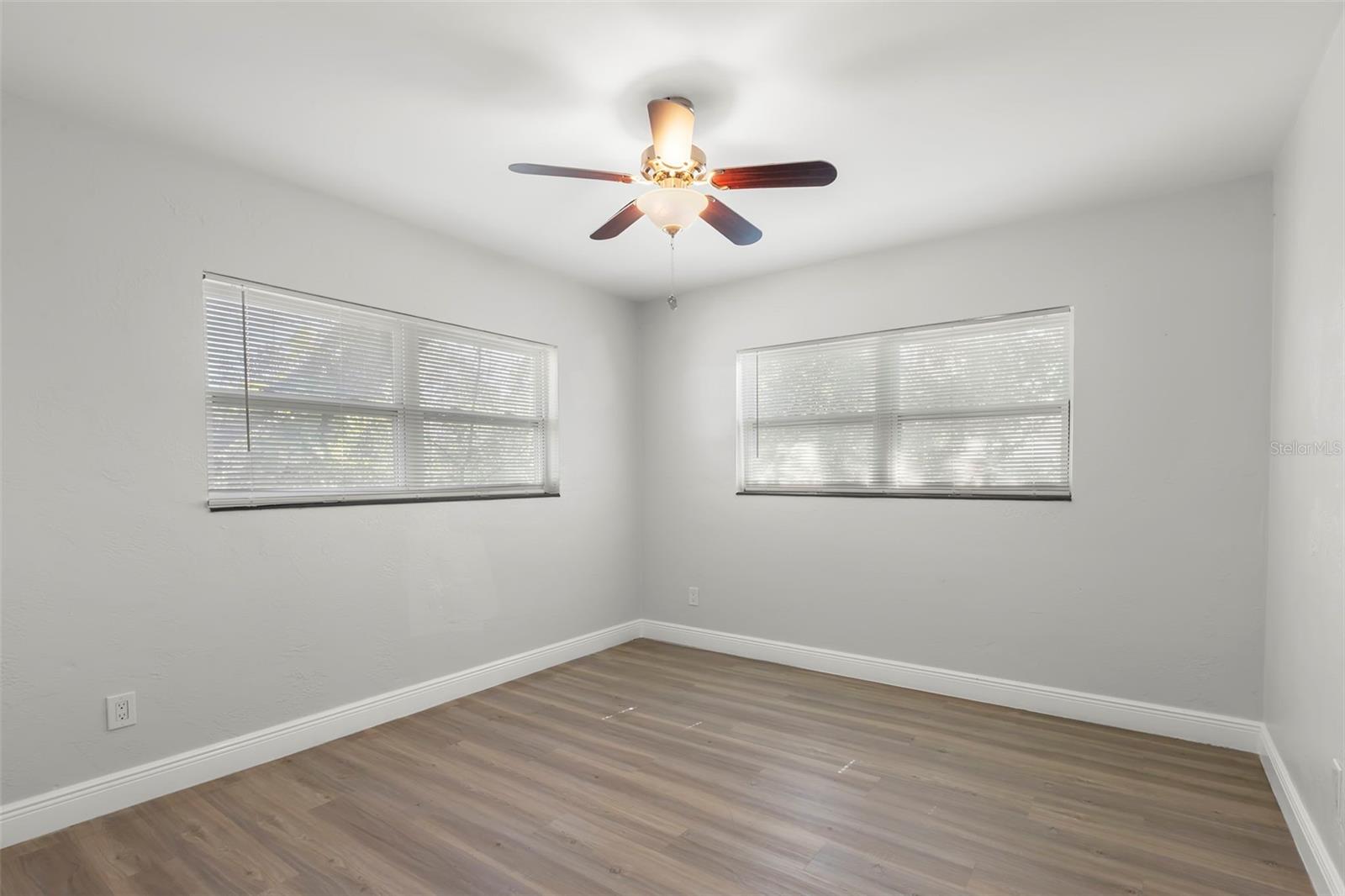 Image 25 of 27 For 5590 Highland Street S