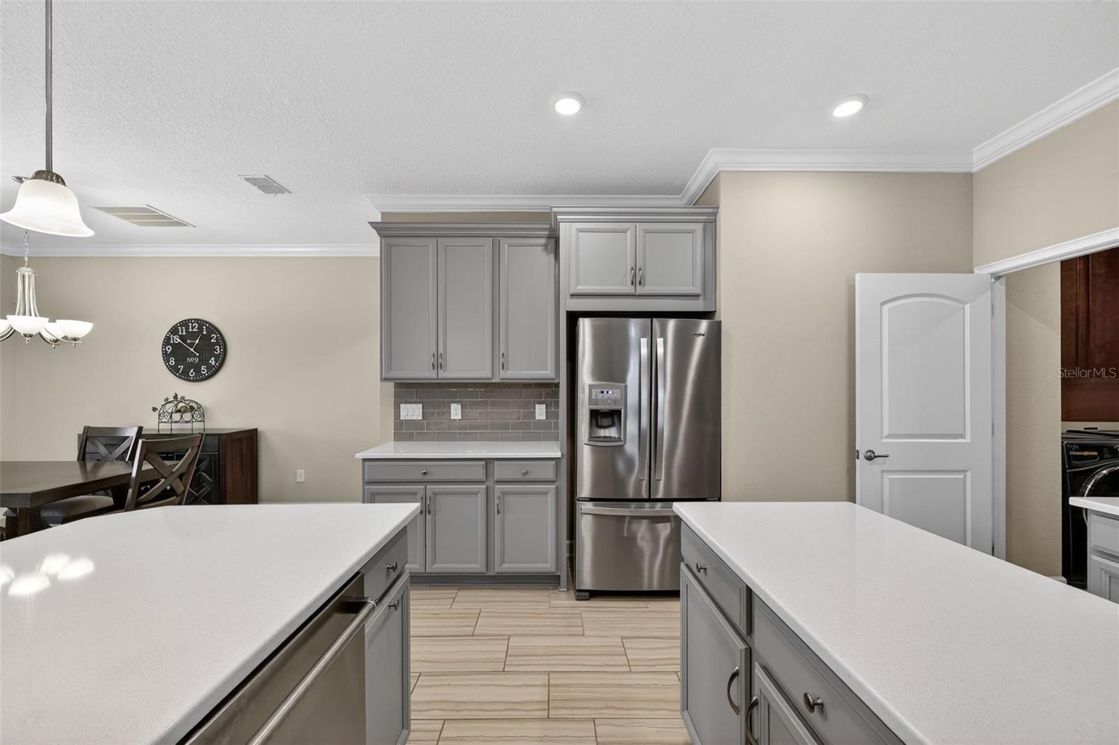 Image 11 of 54 For 5411 Camberwell Lane