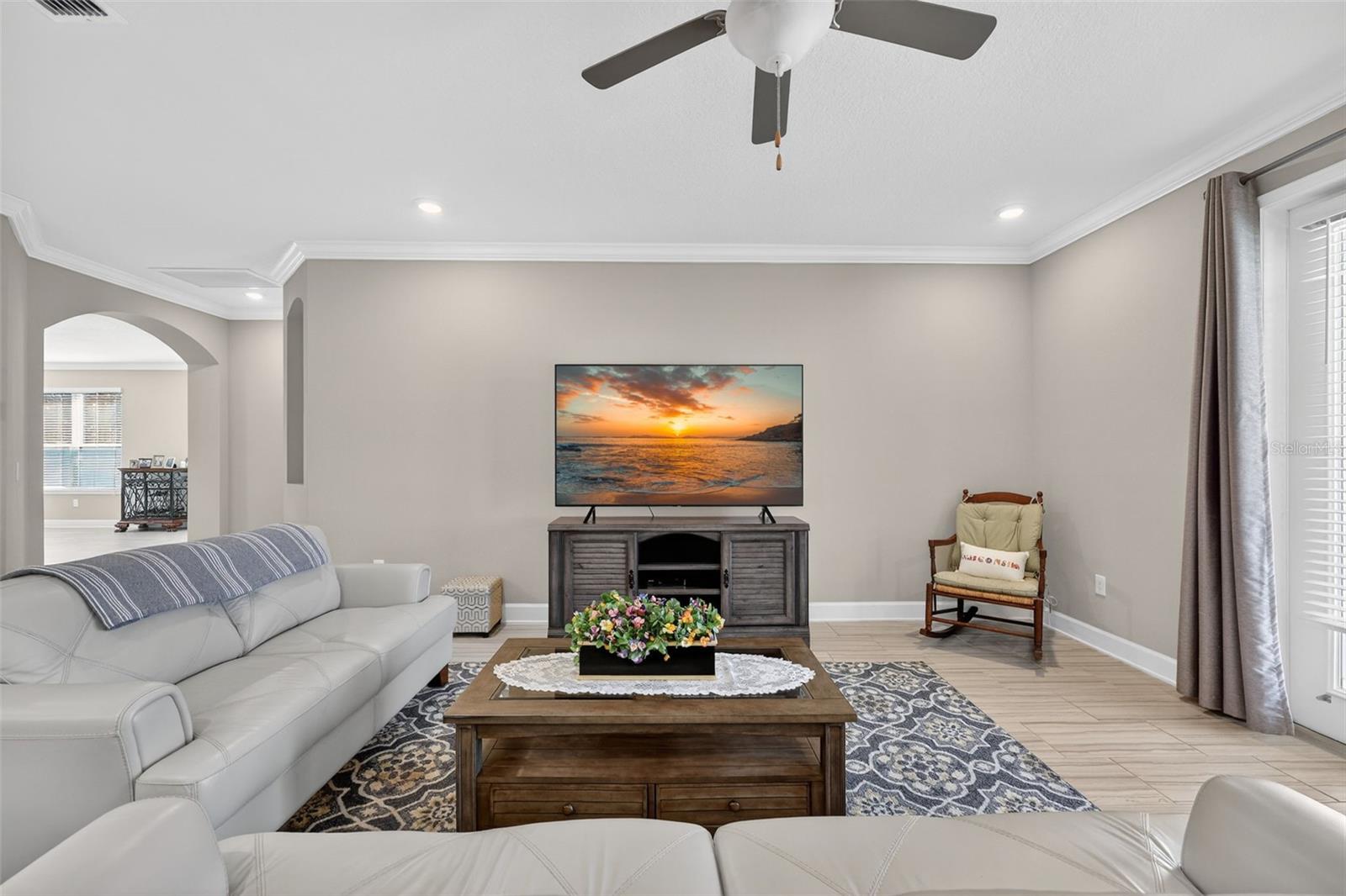 Image 14 of 54 For 5411 Camberwell Lane