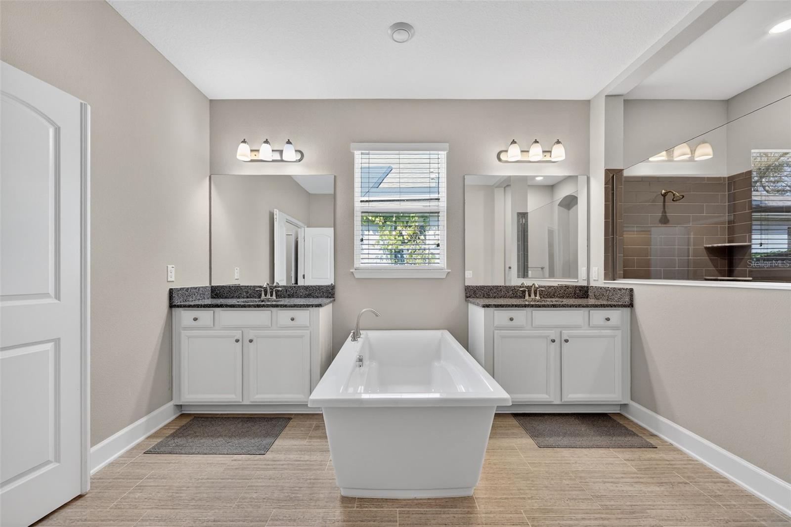 Image 29 of 54 For 5411 Camberwell Lane