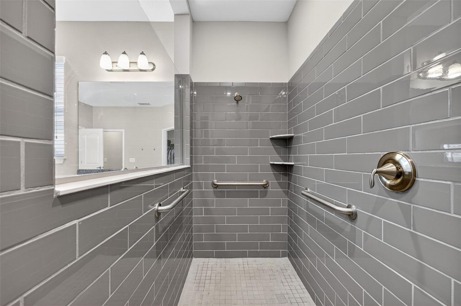 Image 30 of 54 For 5411 Camberwell Lane