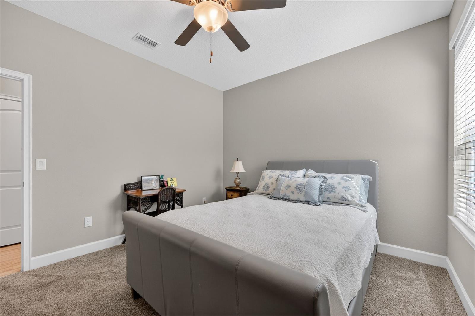 Image 37 of 54 For 5411 Camberwell Lane