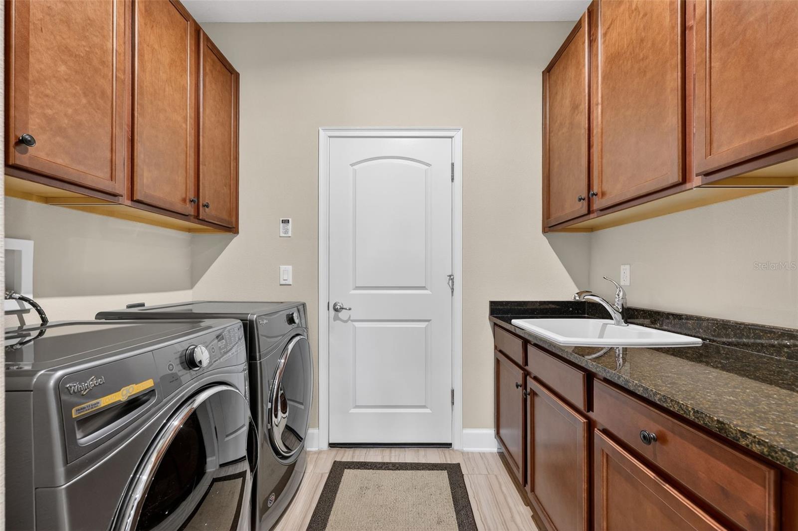 Image 39 of 54 For 5411 Camberwell Lane