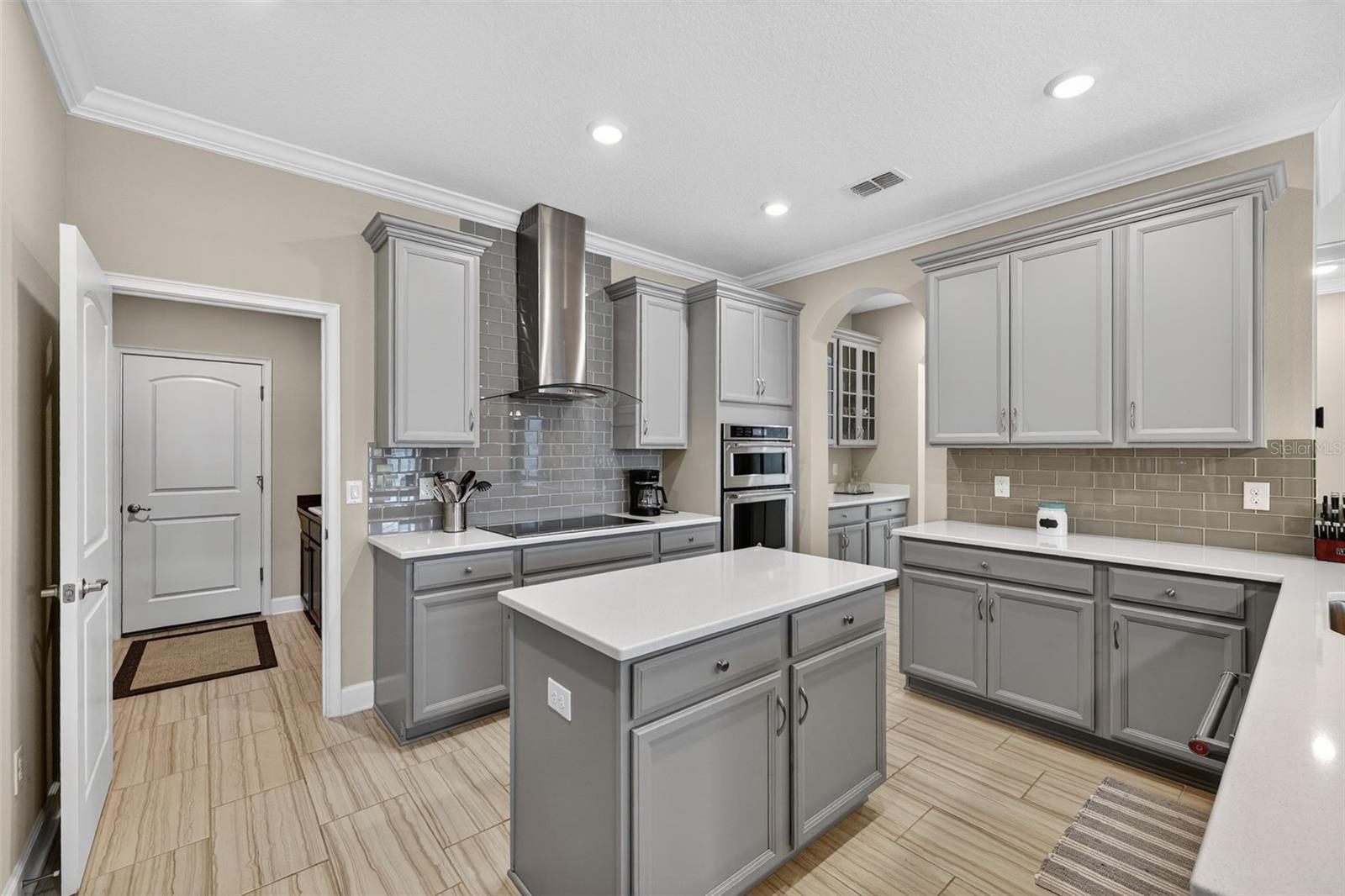 Image 9 of 54 For 5411 Camberwell Lane