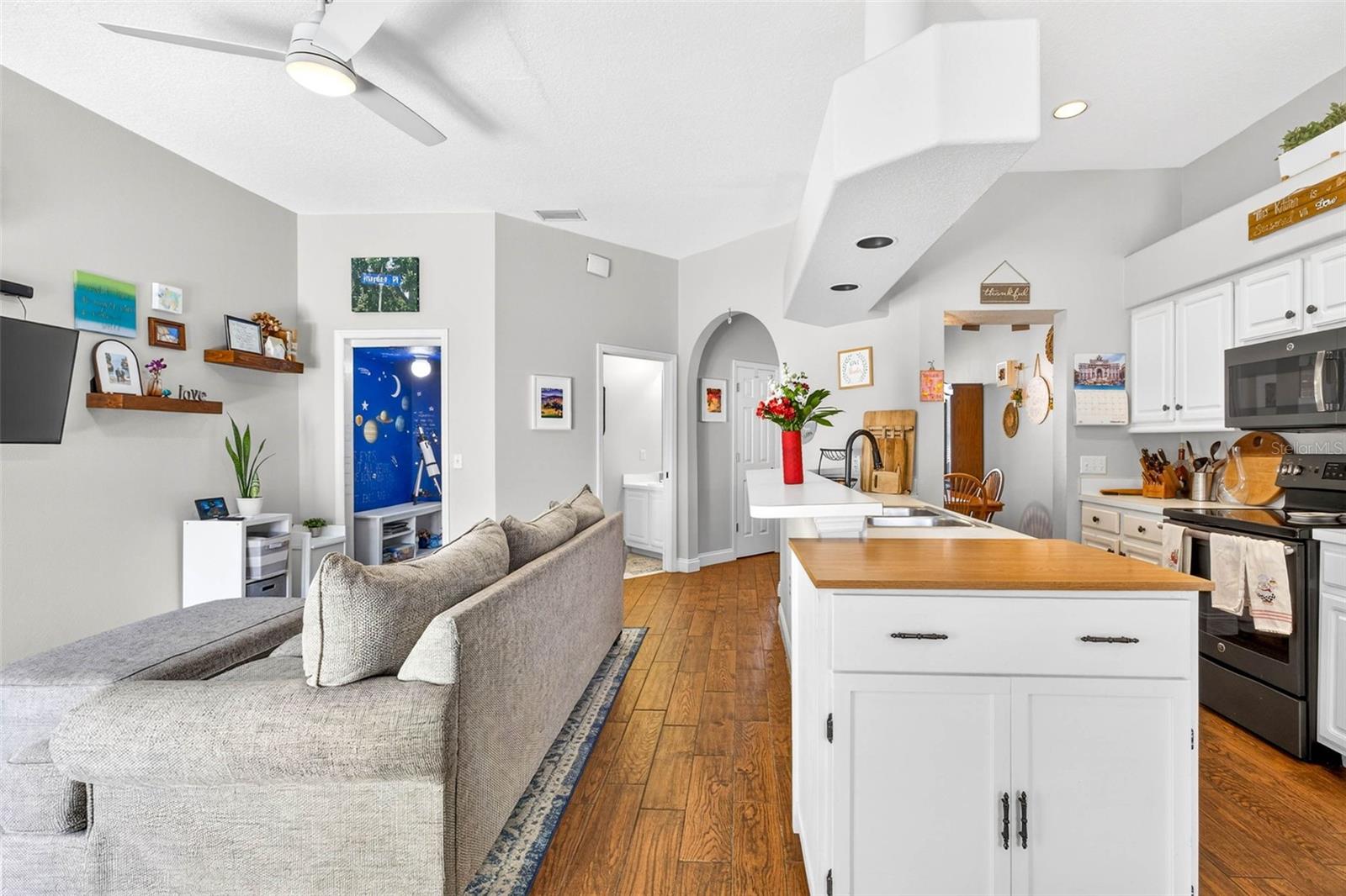 Image 28 of 54 For 238 Columbia Drive