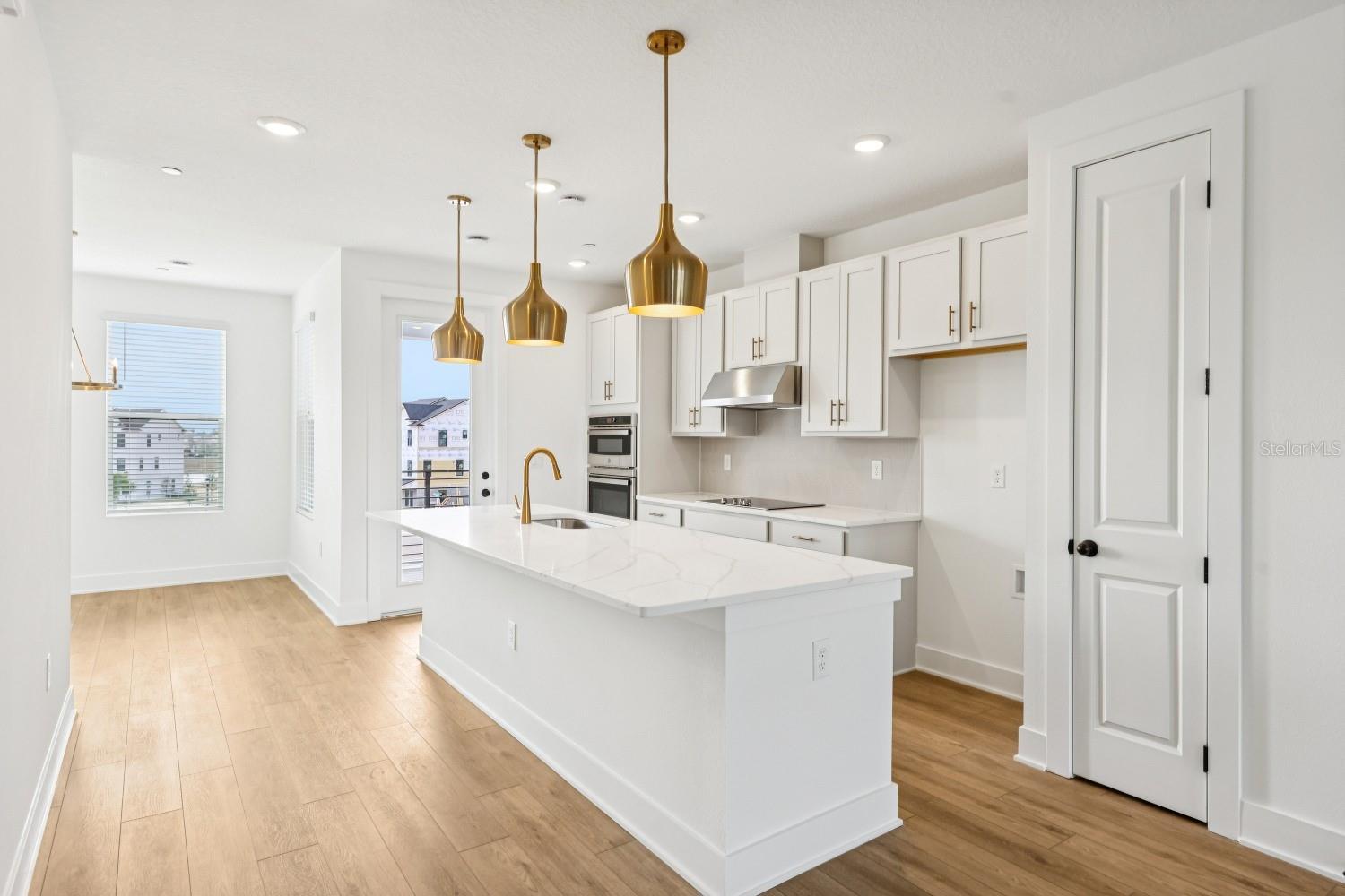 Image 15 of 39 For 15315 Hamlin Park Drive