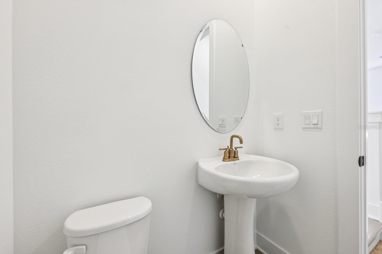 Image 19 of 39 For 15315 Hamlin Park Drive