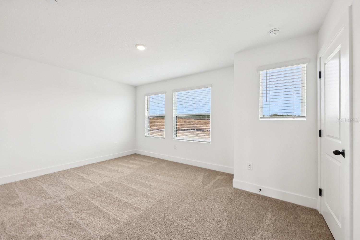 Image 22 of 39 For 15315 Hamlin Park Drive