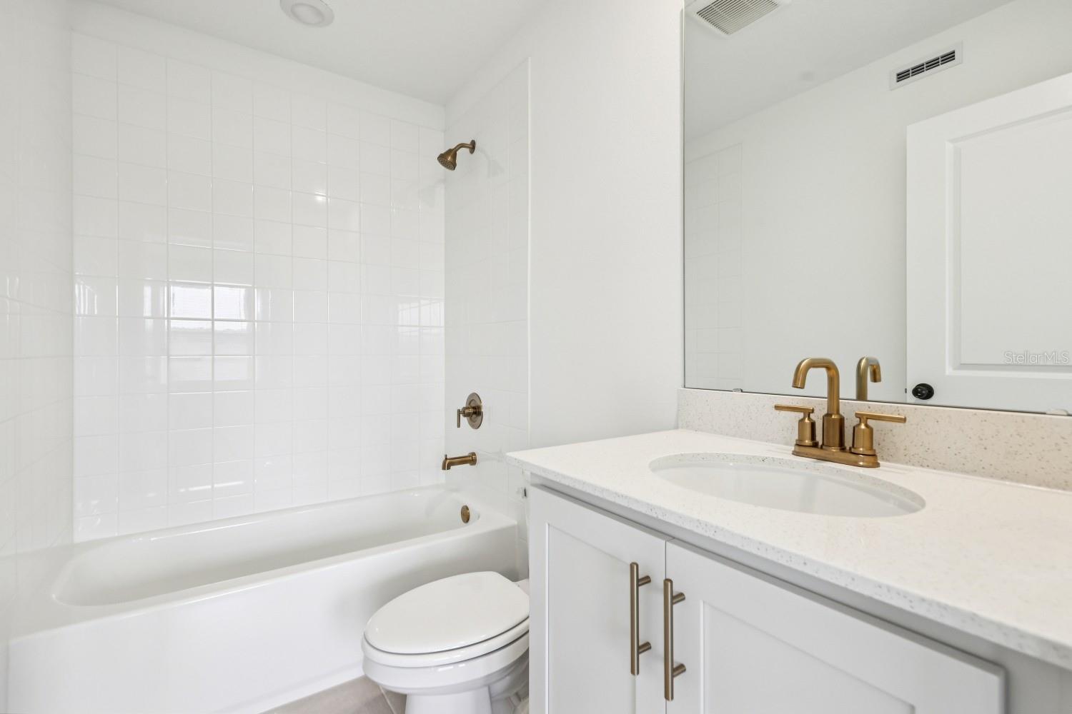 Image 24 of 39 For 15315 Hamlin Park Drive