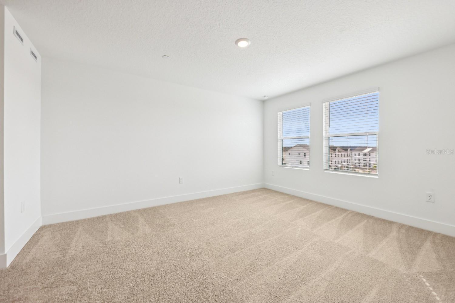 Image 27 of 39 For 15315 Hamlin Park Drive