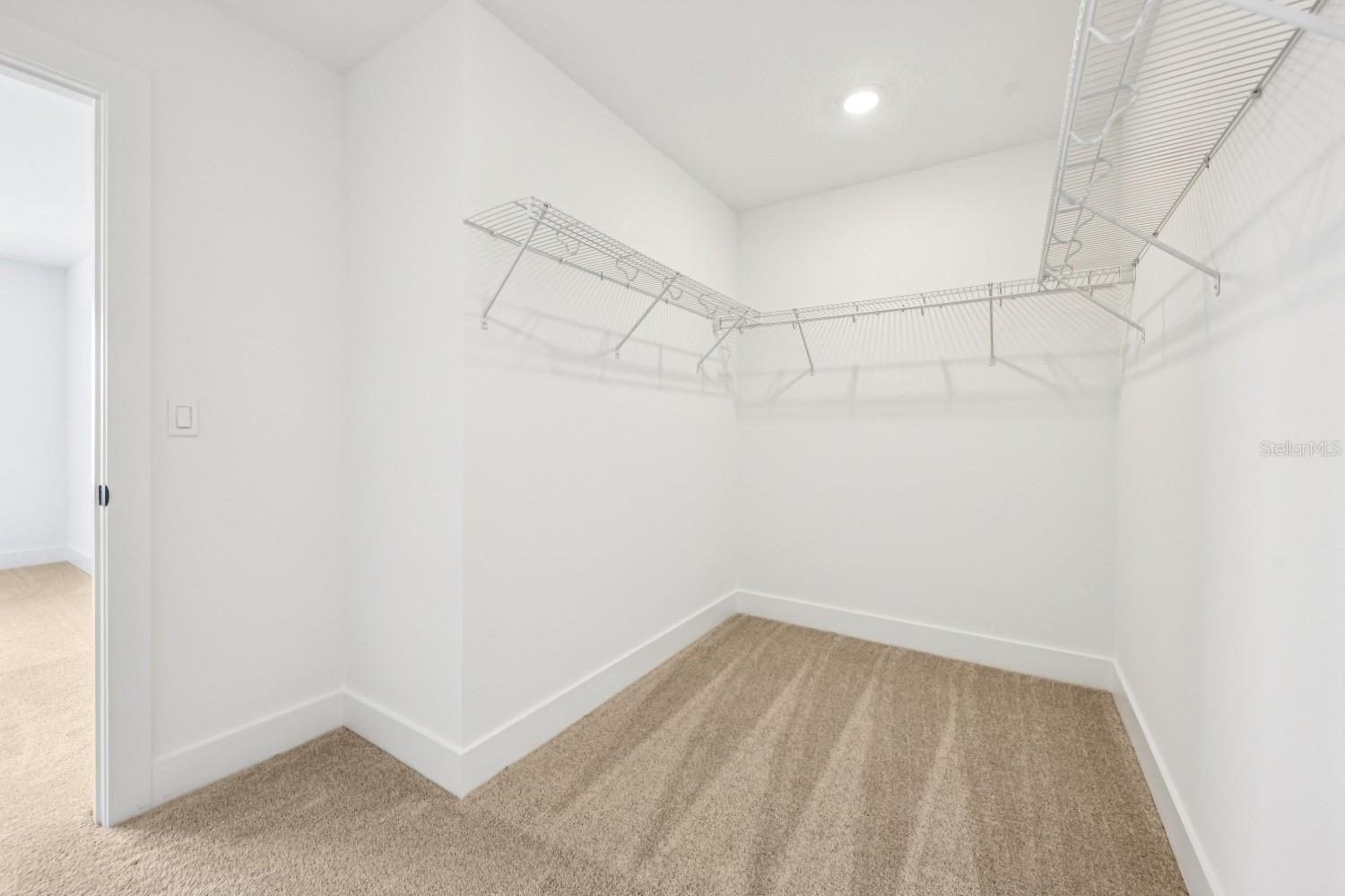 Image 28 of 39 For 15315 Hamlin Park Drive