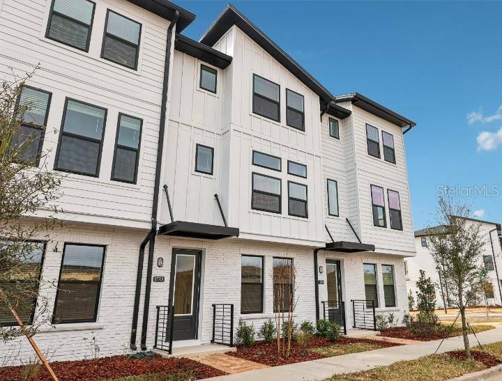 Image 3 of 39 For 15315 Hamlin Park Drive