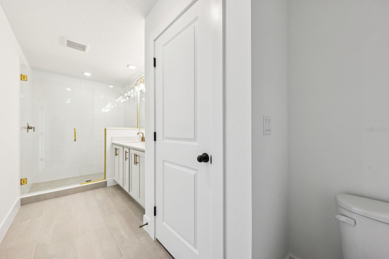 Image 30 of 39 For 15315 Hamlin Park Drive