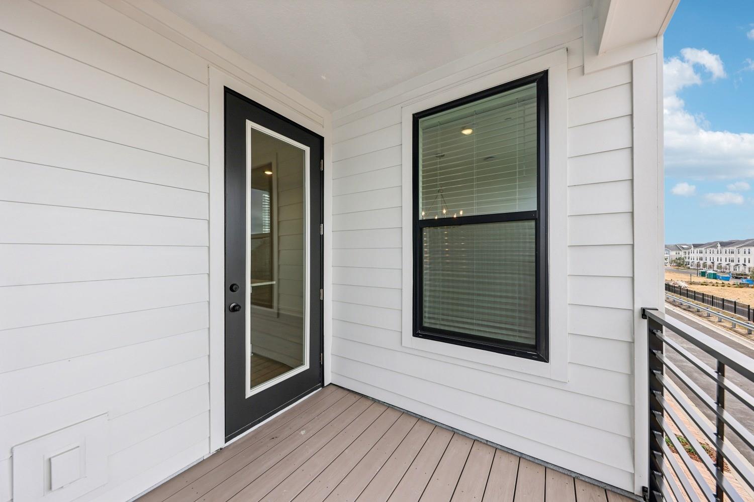 Image 34 of 39 For 15315 Hamlin Park Drive